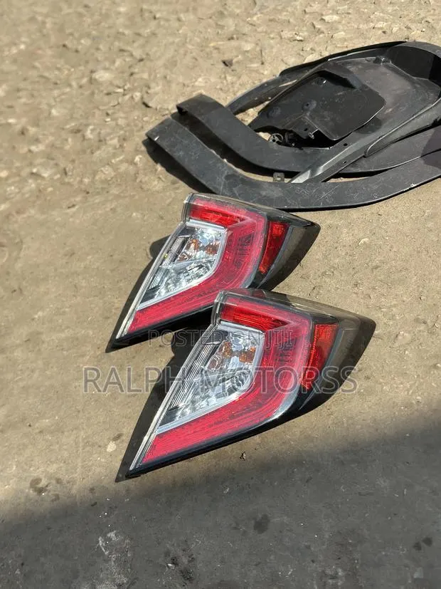 Honda Civic 2016 Sports Taillight Right · Photo 1