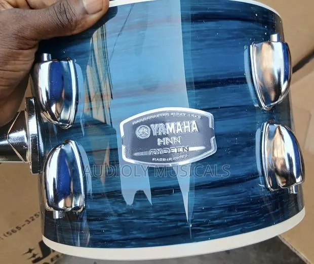 Gigmaker Yamaha 5- Set Drums With Cymbals · Photo 1