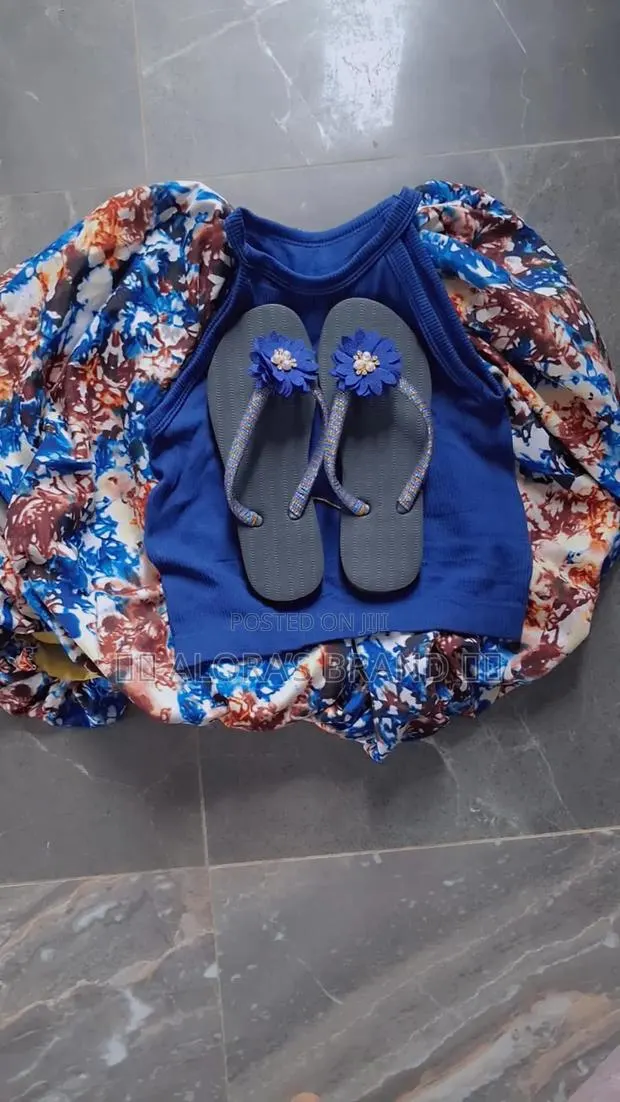Crop Top Bubble Skirt Beaded Slipper · Photo 1