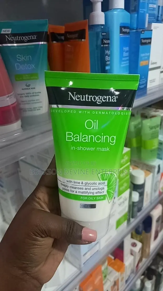 Neutrogena Oil Balancing Facial Exfoliater · Photo 1
