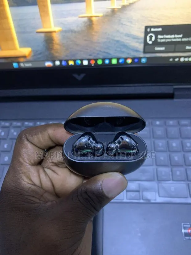 Huawei Freebuds 4 · Photo 1