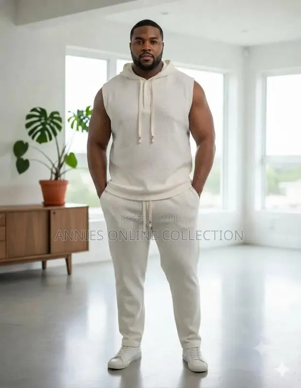 Plain Sleeveless Hoodie Sets · Photo 1