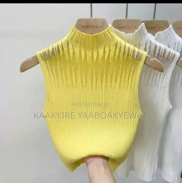 Ladies Basic Tops · Photo 1