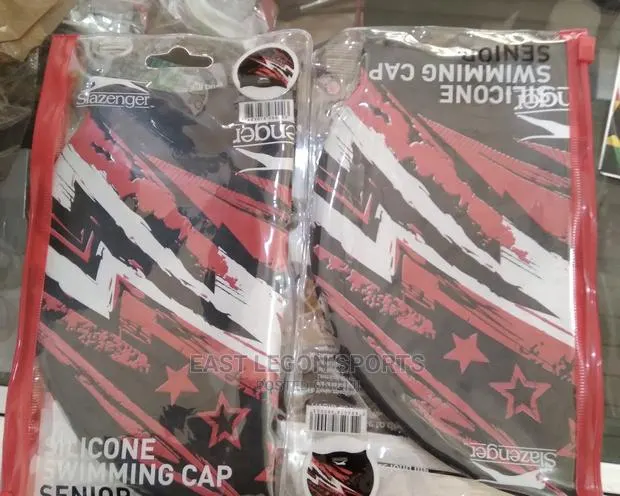 Silicone Swimming Cap Adults · Photo 1