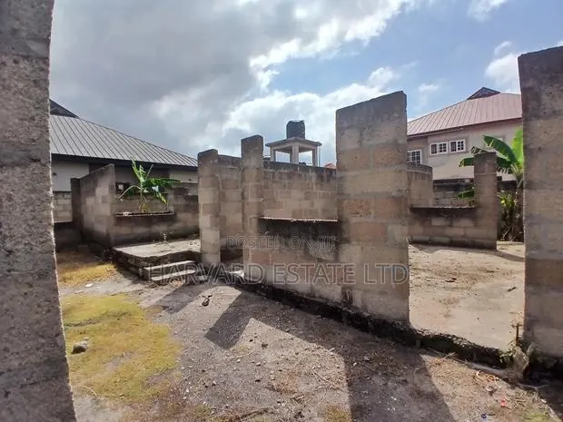 6bdrm House in Kumasi Metropolitan for sale · Photo 1