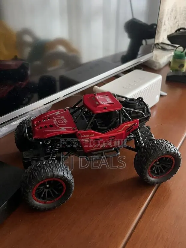 Remote Control Car 4WD With Rechargeable Battery · Photo 1