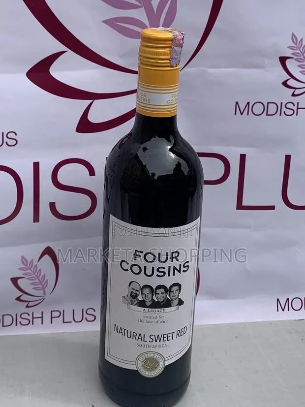Four Cousins Natural Sweet Wine · Photo 1