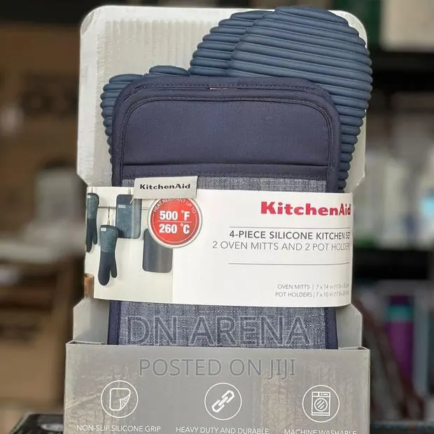 Kitchenaid Chambray 4-Piece Mitt Set · Photo 1