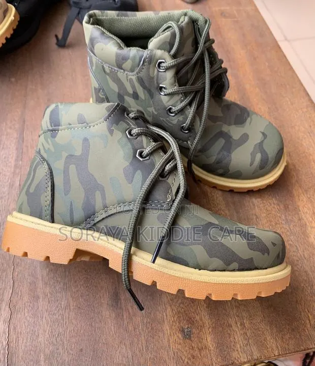 Boys Combat Shoe · Photo 1