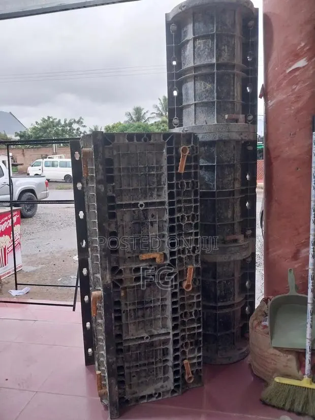 Plastic Pillar Mould Formwork · Photo 1