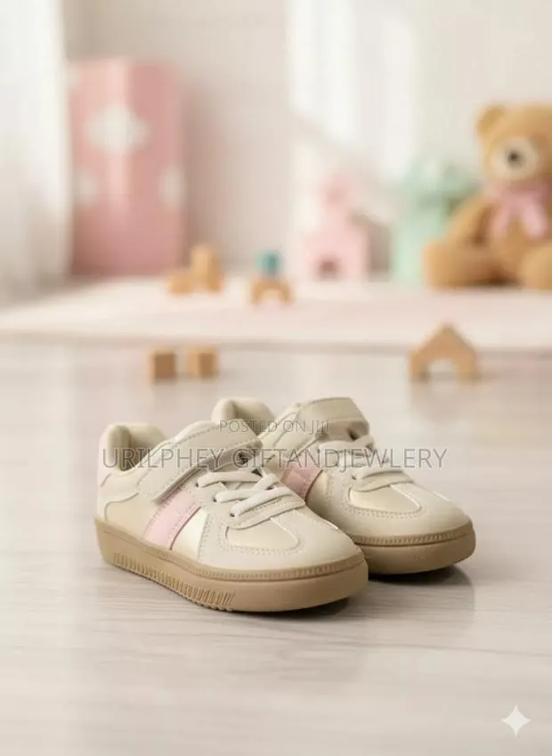 Authentic Kids Sneakers · Photo 2