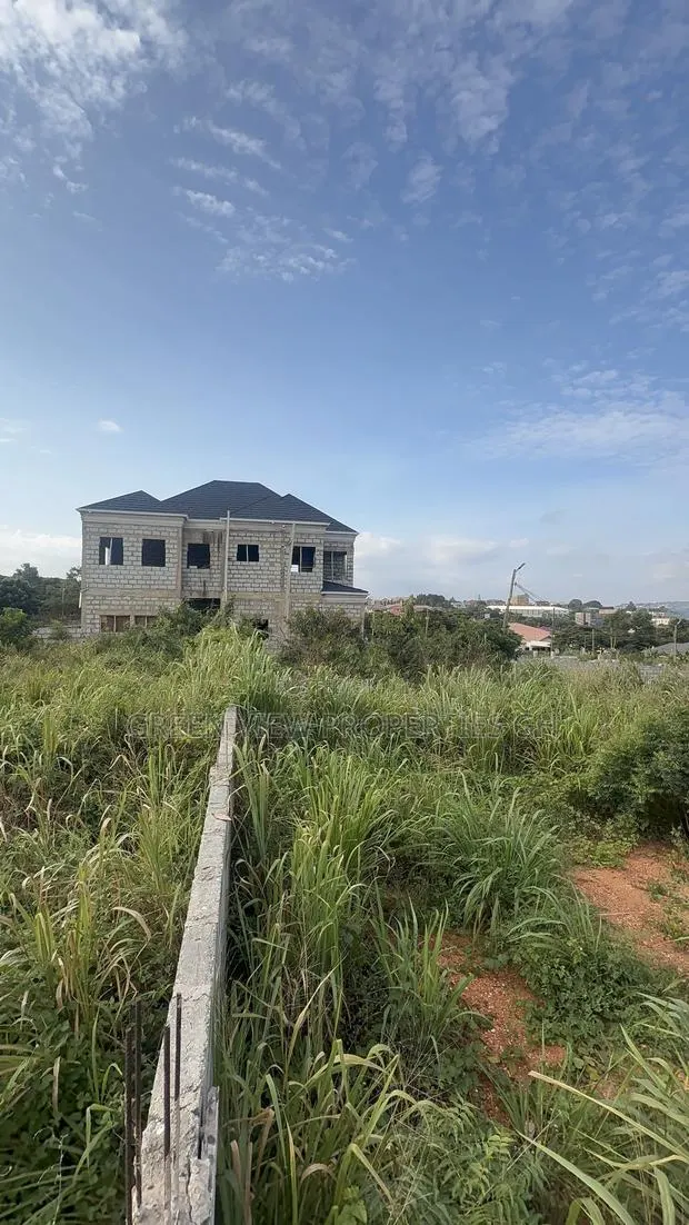 Half Plot of Land for Sale in a Well Developed Gated Community · Photo 1