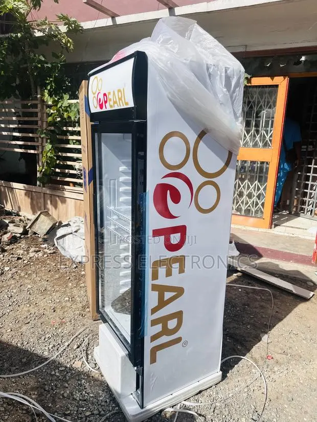 High Quality Display Fridge PVC-316 Single Door White · Photo 1