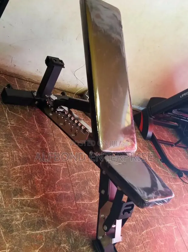 Commercial Adjustable Bench · Photo 1