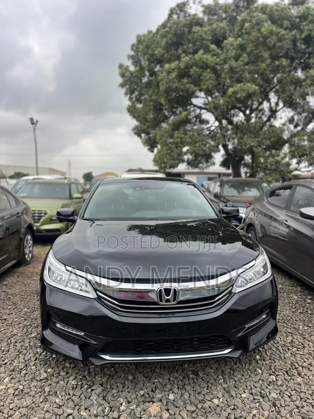Honda Accord Touring 4dr Sedan FWD (3.5L 6cyl 6A) 2016 Black · Photo 1