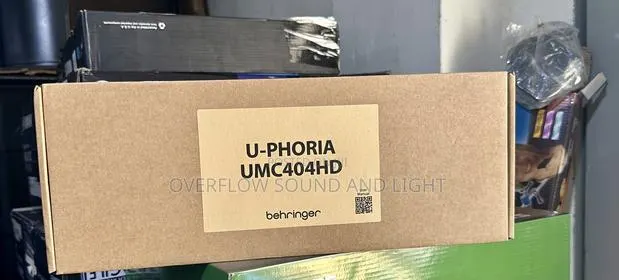 Behringer U-Phoria Umc404hd · Photo 1