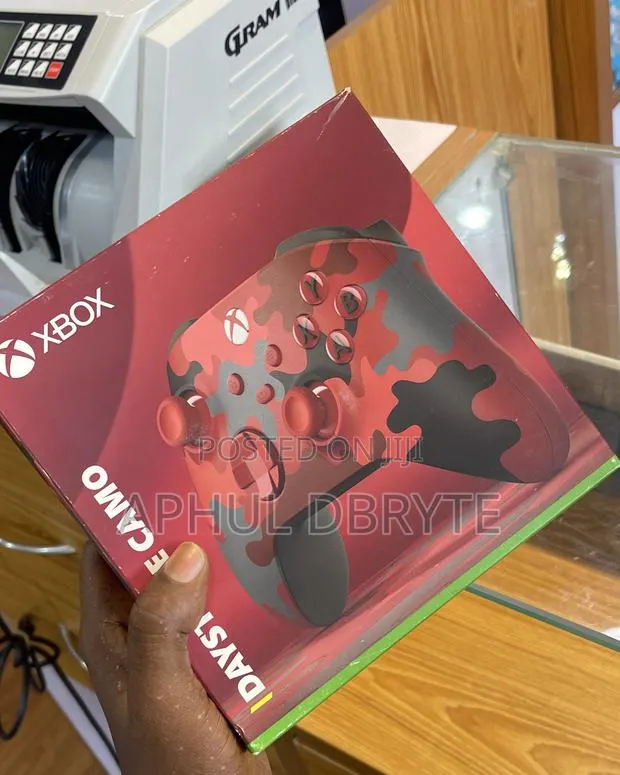 Brand New Original X Box Game Controller · Photo 1