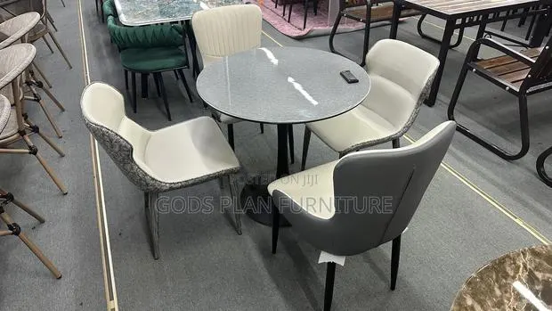 Modern Round Dining Set (1+4) · Photo 1