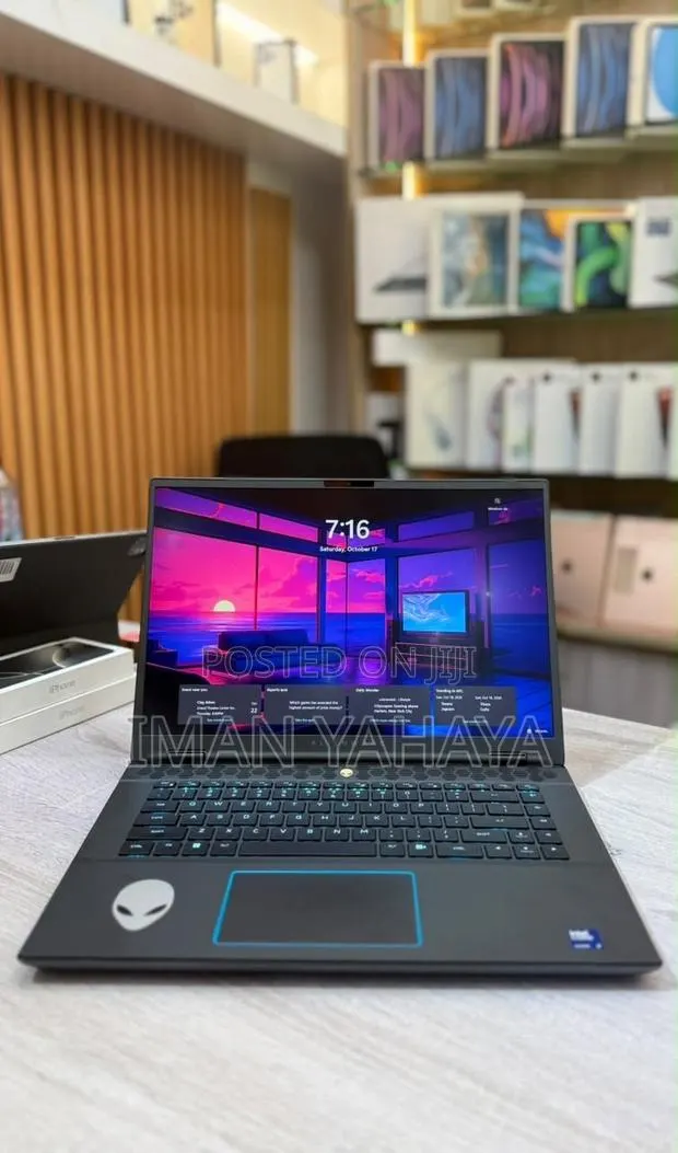 Laptop Alienware M16 R2 16GB Intel Core Ultra 9 SSD 1T · Photo 1