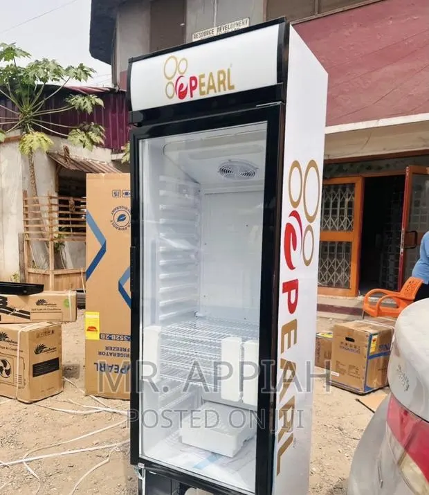 Newly in Stock Pearl PVC-4241 Door Electric Beverage Cooler · Photo 1