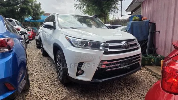 Toyota Highlander 2018 White · Photo 1