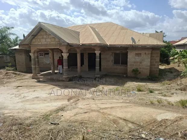 5bdrm House in Sokoban Ampabame, Kumasi Metropolitan for sale · Photo 1