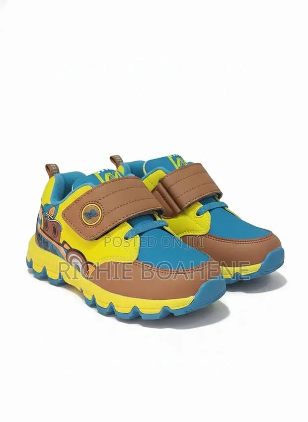 Kids Shoe Size 28 · Photo 1