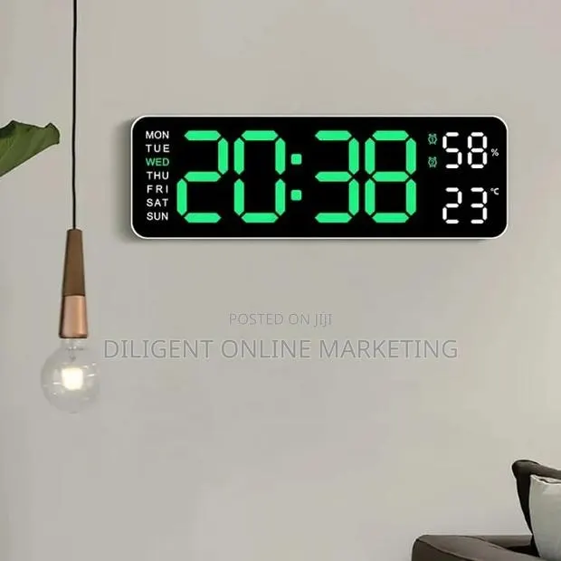 lED Digital Wall Clock · Photo 1