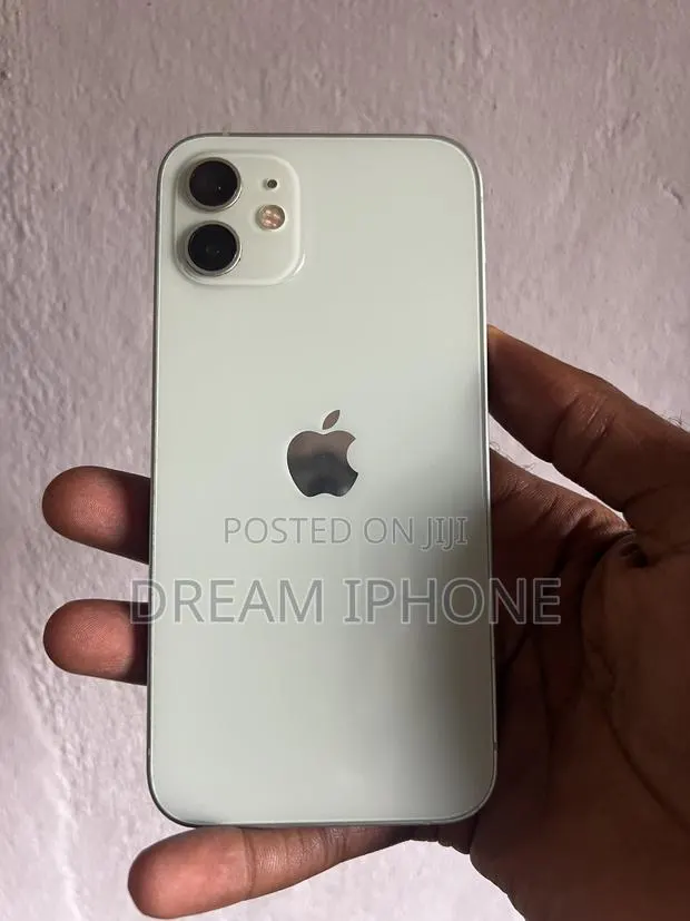 Apple iPhone 12 64 GB Green · Photo 1