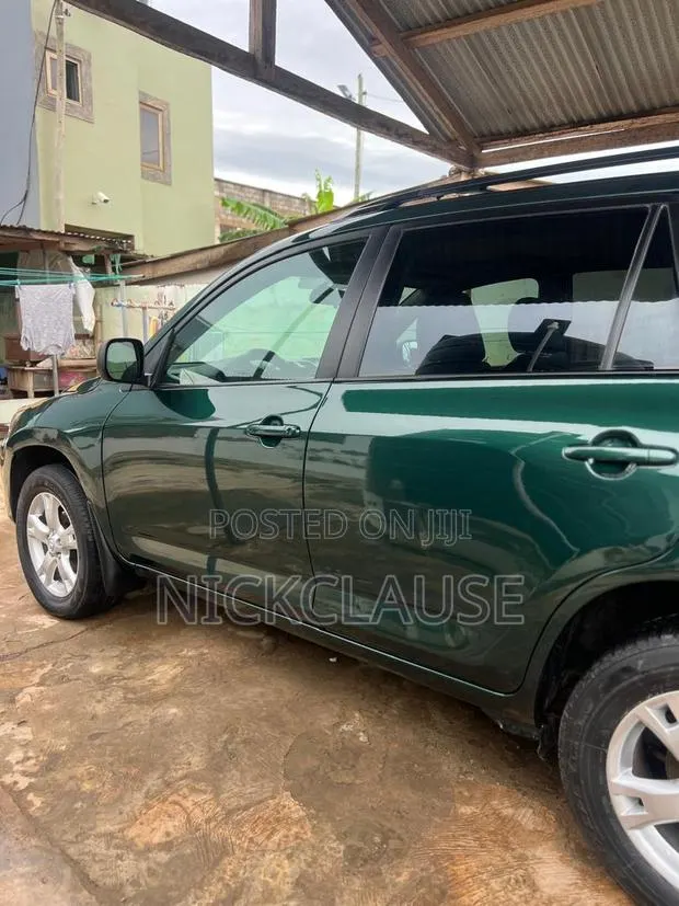 Toyota RAV4 2014 Green · Photo 1