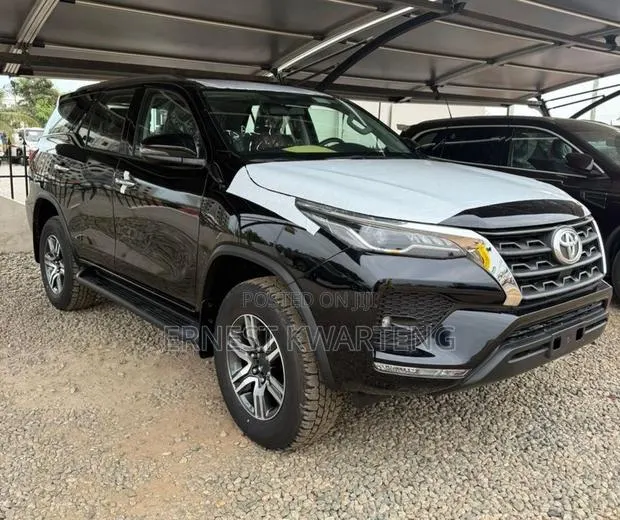 New Toyota Fortuner 2025 Black · Photo 1