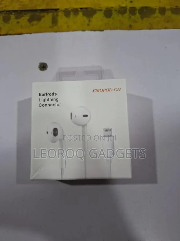 EarPods Lightning Connector · Photo 1