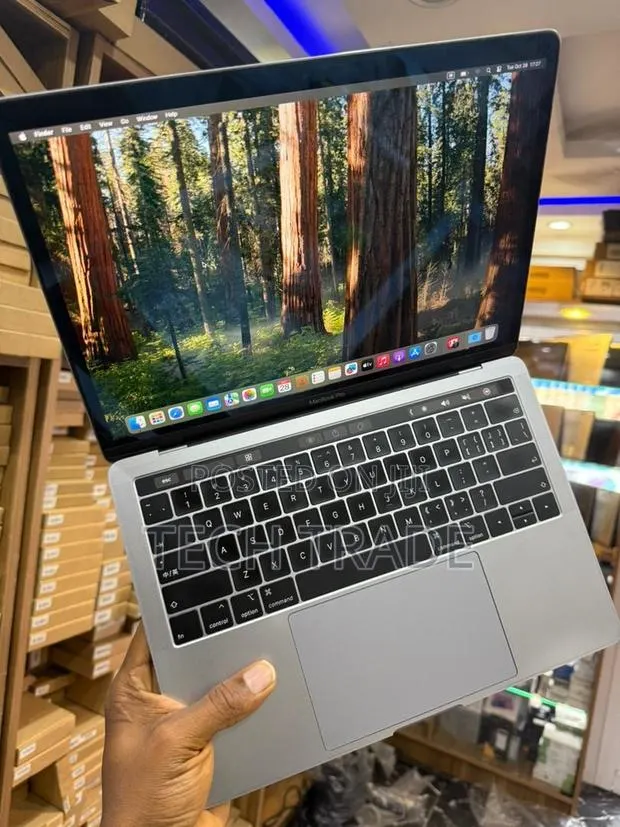 Laptop Apple MacBook Pro 2017 16GB Intel Core i7 SSHD (Hybrid) 512GB · Photo 1