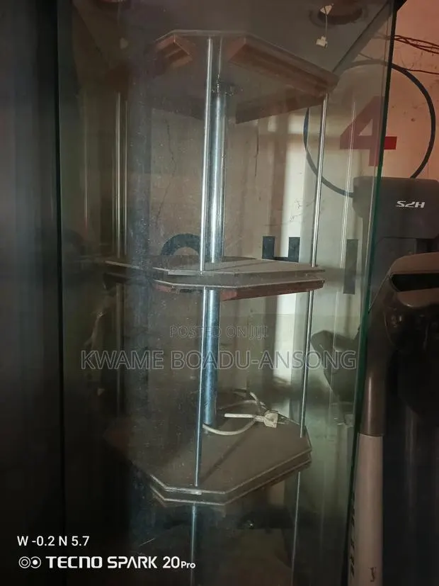 Rotating Display Case · Photo 1