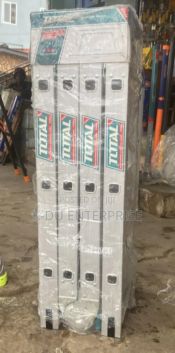 Total Alu Multipurpose Ladder 4x3 · Photo 1