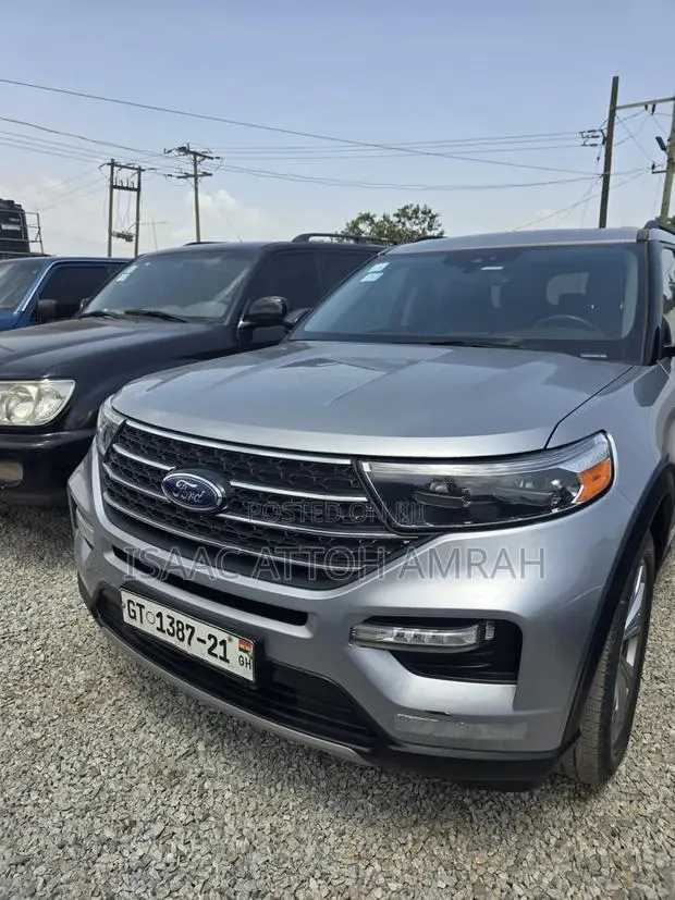 Ford Explorer XLT 4x4 2020 Silver · Photo 1