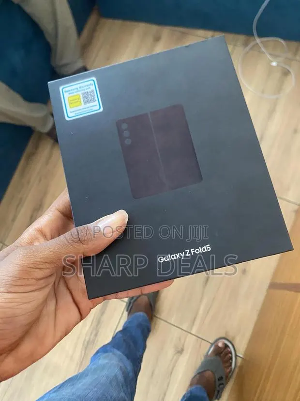 New Samsung Galaxy Z Fold 5 256 GB Black · Photo 1