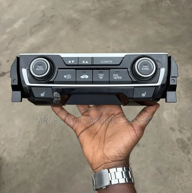 Honda Civic AC Control Switch 2016-2021 · Photo 1