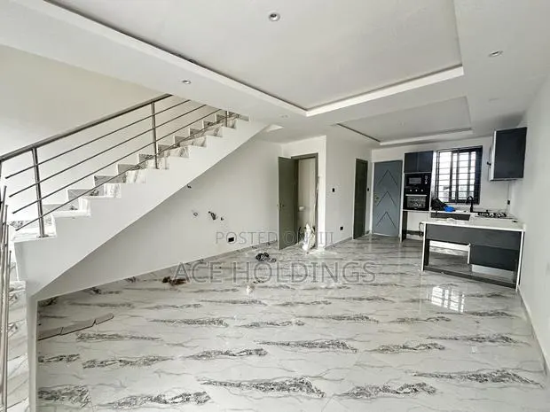 2bdrm Townhouse/Terrace in Nmai Dzorn, School Junction for sale · Photo 1
