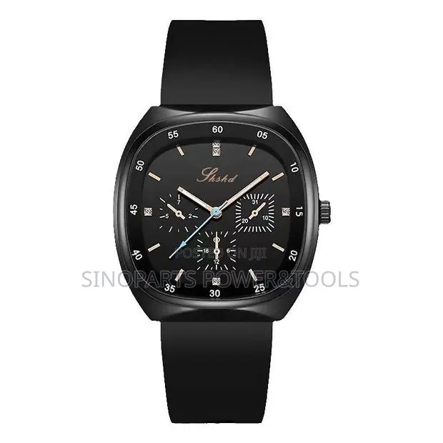 Unisex Black Analog Watch With Rubber Strap · Photo 1