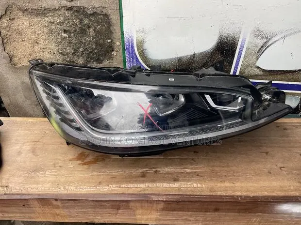 Lincoln Aviator 2022 Headlight · Photo 1