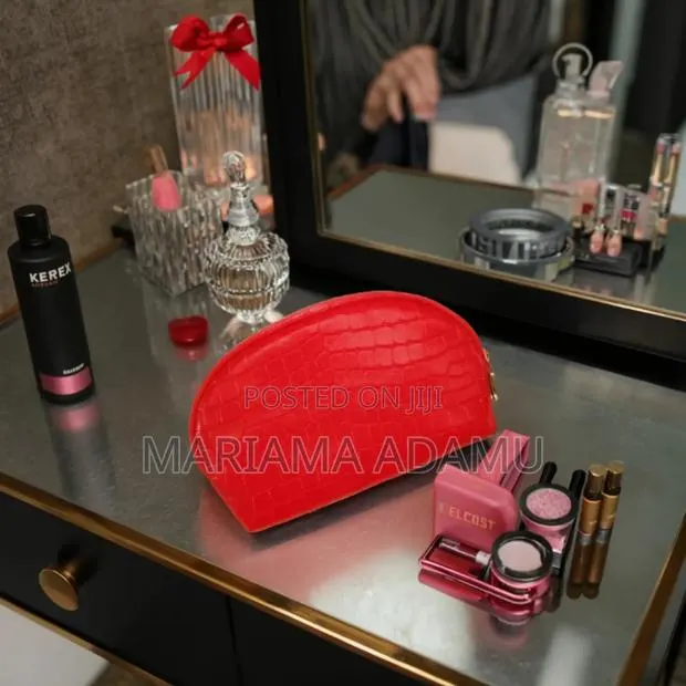 4 in 1 Hand Purse · Photo 1