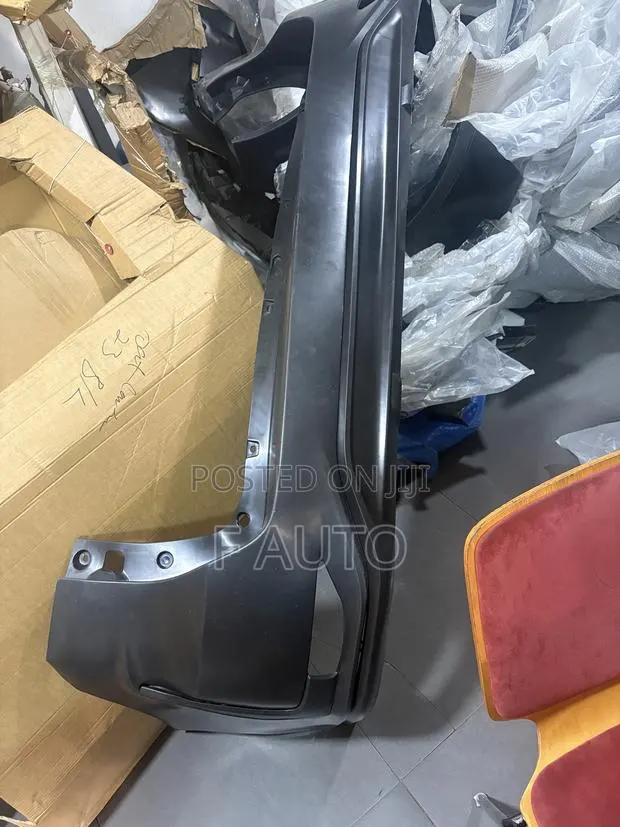 Toyota Fortuner 2018,2019,2020,2021 Back Bumper Complete · Photo 1