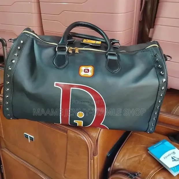 Newly Leather Unisex Travel Bag · Photo 1