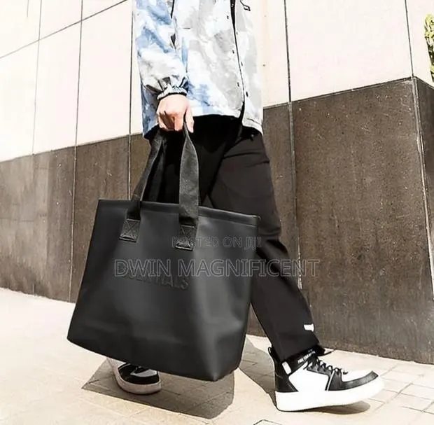 Original Fog Essentials Tote Bag · Photo 1