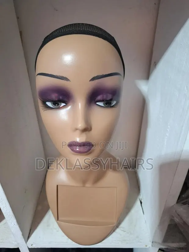 Wig Styling/ Display Mannequin · Photo 1