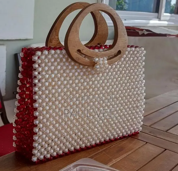 Beaded Bag · Photo 1
