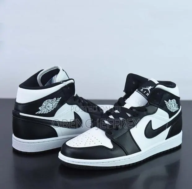 Original Jordan 1 High Black/White · Photo 2