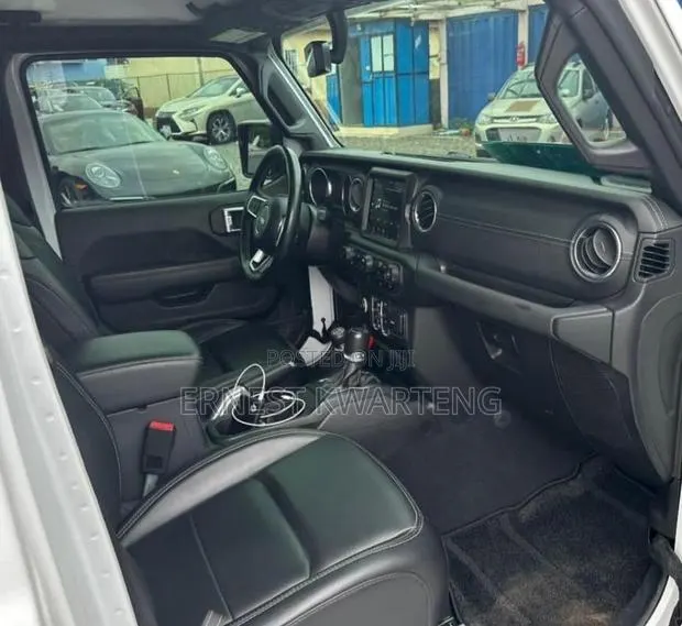 Jeep Wrangler 2021 White · Photo 1