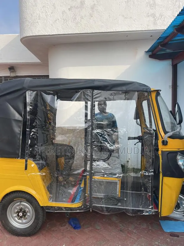 New Motorcycle 2025 Yellow · Photo 1